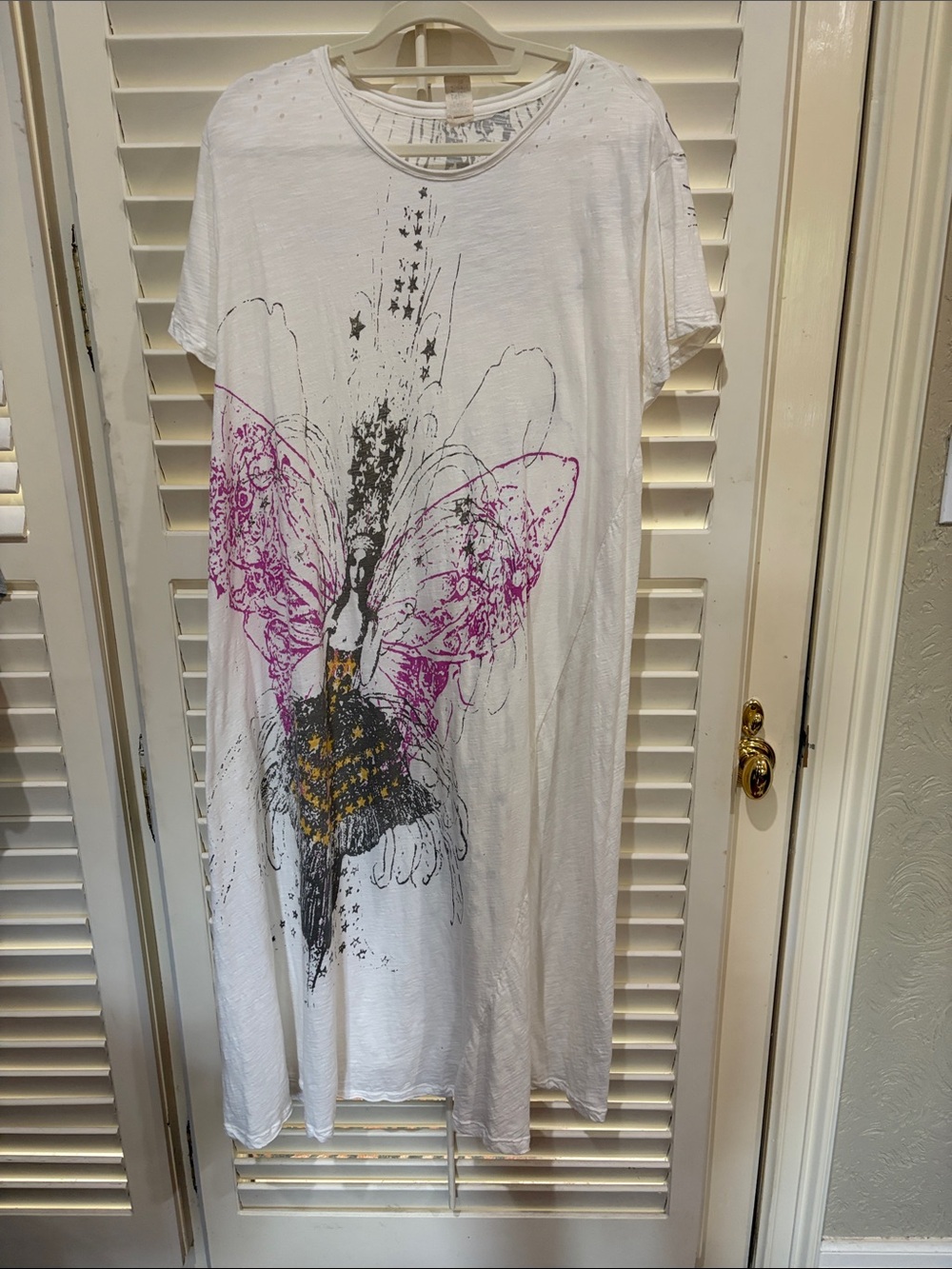 Magnolia Pearl White Butterfly Tunic Dress with Pink & Black Print. One Size